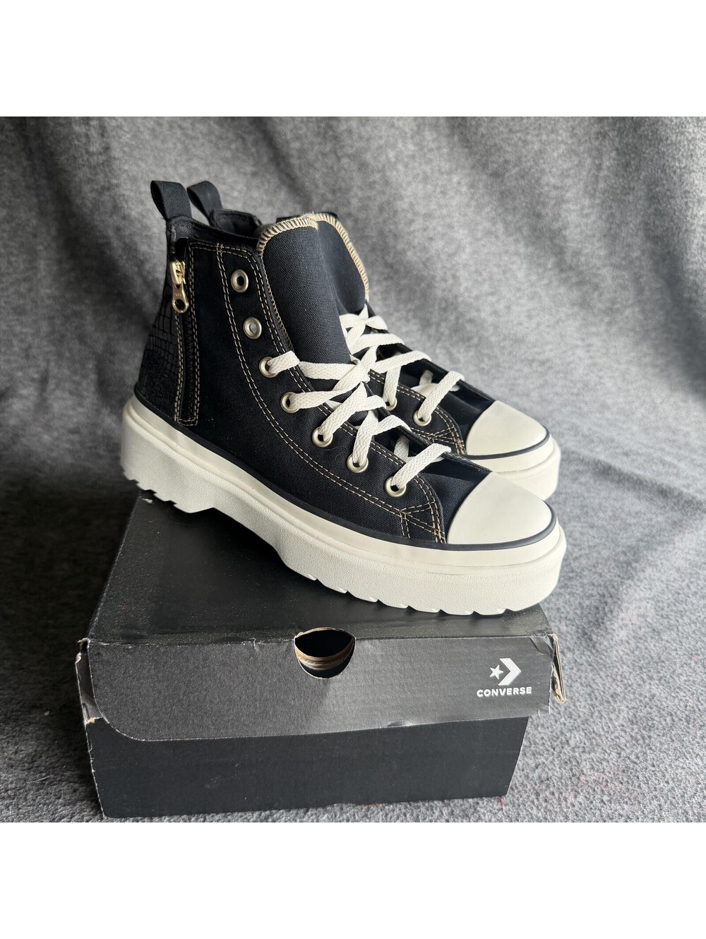 Converse CTAS Lugged Lite Shoes Kids Size 7 Black High Top Sneakers A06863C